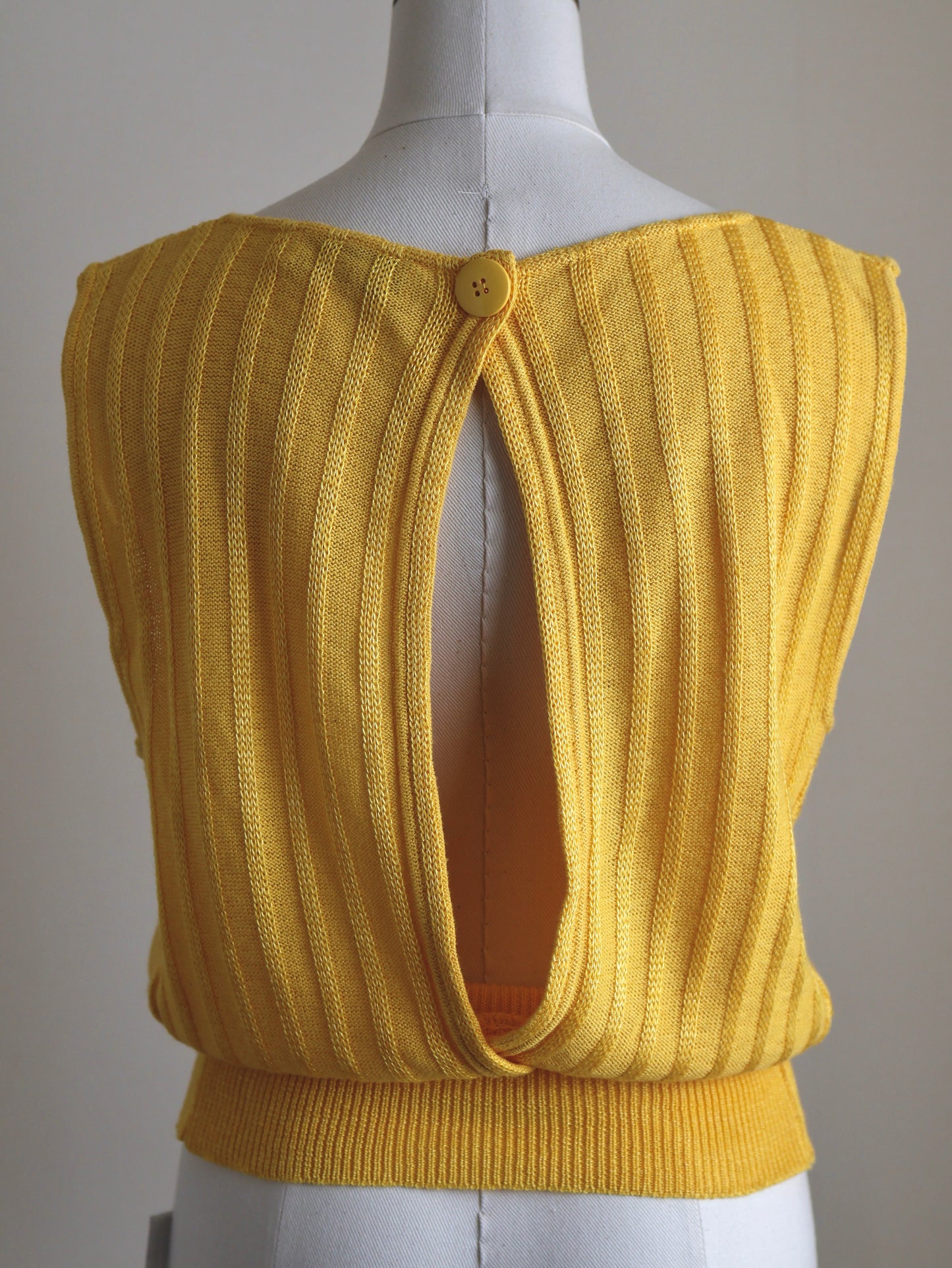 Made in Italy Vintage Back-Open Summer Knit Vest
