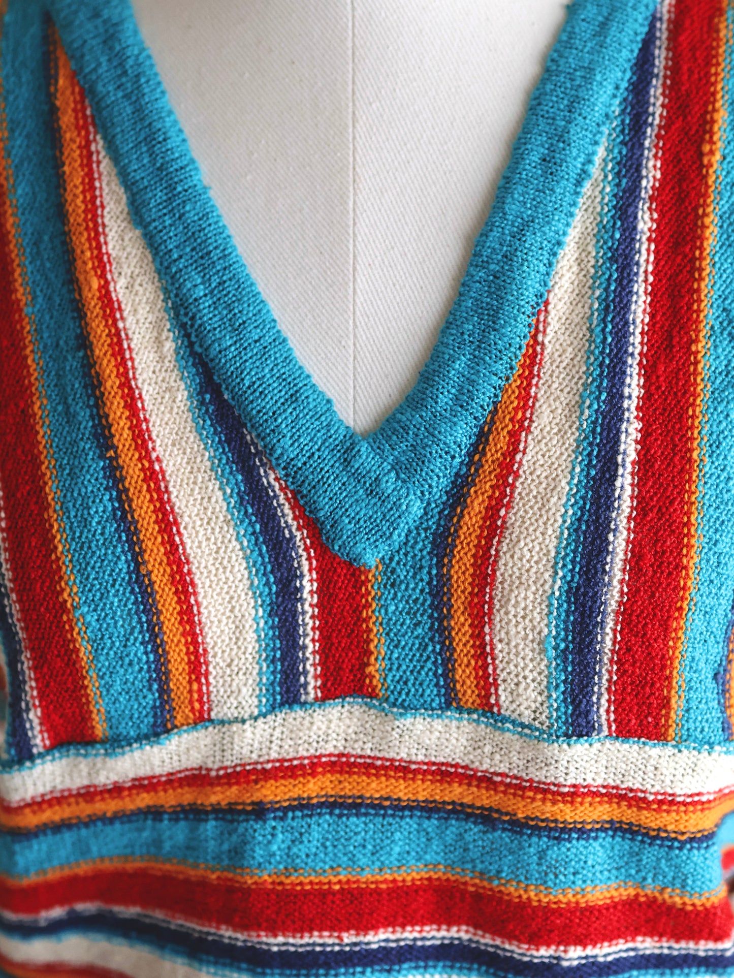 70s-80s Multi-Color Stripe Switching Knit